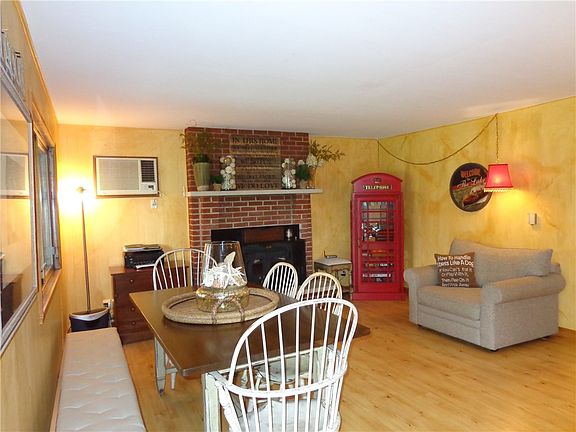 4th image of 1386 N Santee Dr