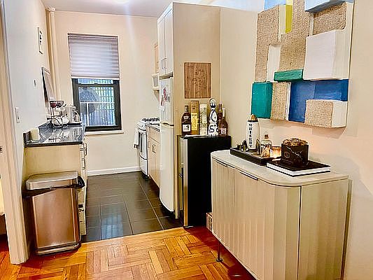 2nd image of 205 W 15th St APT 2W