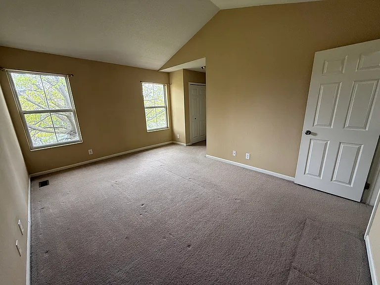 243 Fieldcrest St — Photo 15