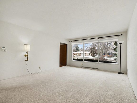 5th image of 1372 Berkshire Dr