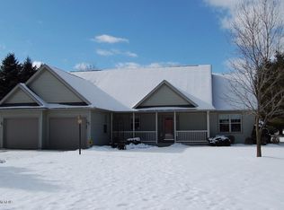 7755 Carriage Ln, Stanwood, MI 49346
