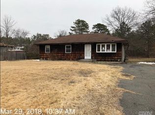 49 Pinewood Ave, Central Islip, NY 11722