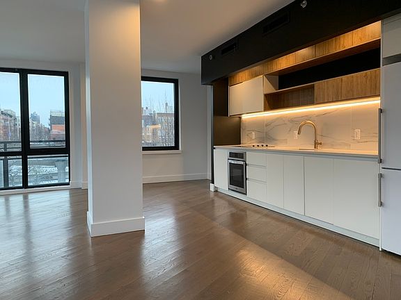 3rd image of 125 Borinquen Pl #465