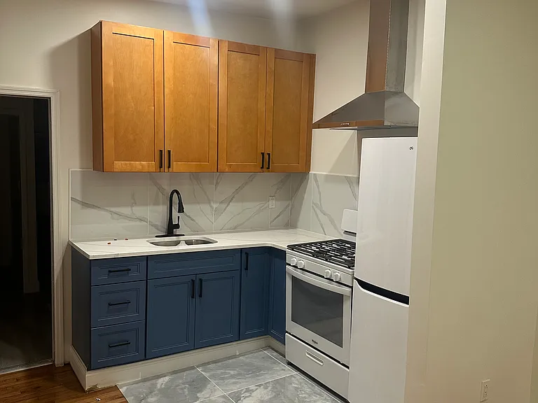 1514 Decatur St #1R — Photo 2