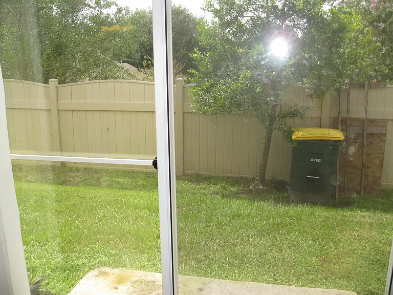 2352 Sunset Bluff Dr — Photo 13