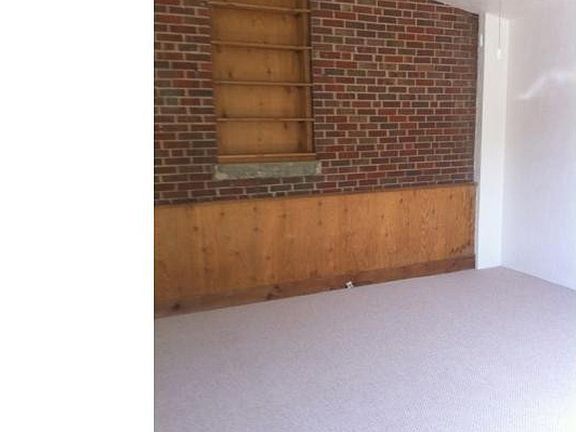 2nd image of 322 W Main St #10878528