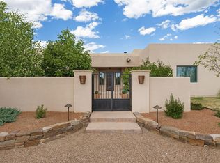 4 Madrona Cir, Santa Fe, NM 87506