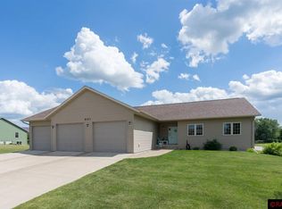 601 Nelson Ct, Janesville, MN 56048