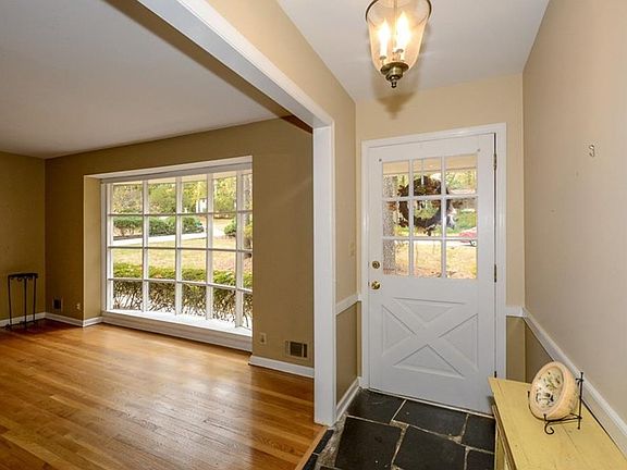 4th image of 2852 Briarglen Dr