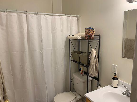 4th image of 1521 N 15th St #4
