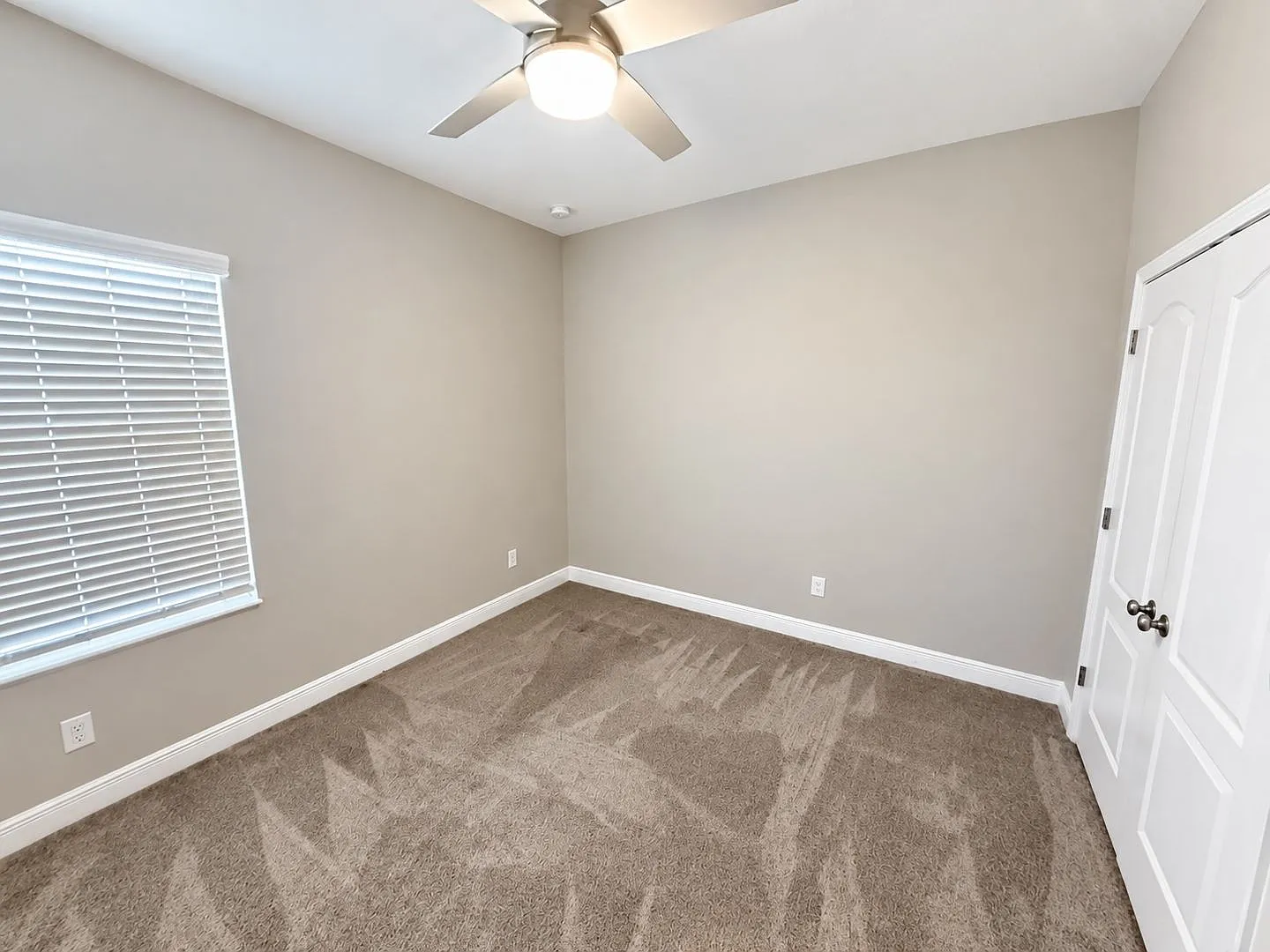 4 Bedroom / 3 Bath House In Waterset — Photo 3