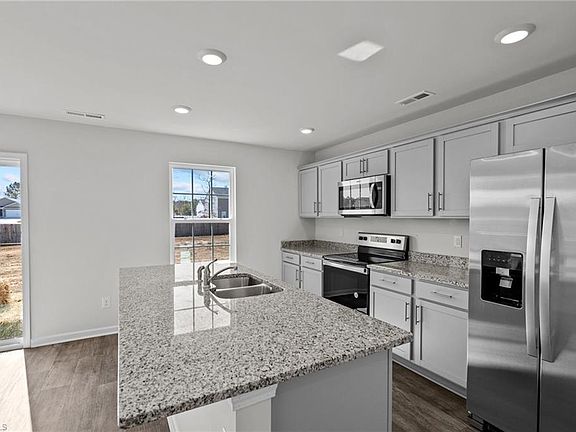 5th image of 782 Knockfin Ct