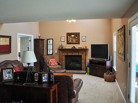 4th image of 117 Boone Ct