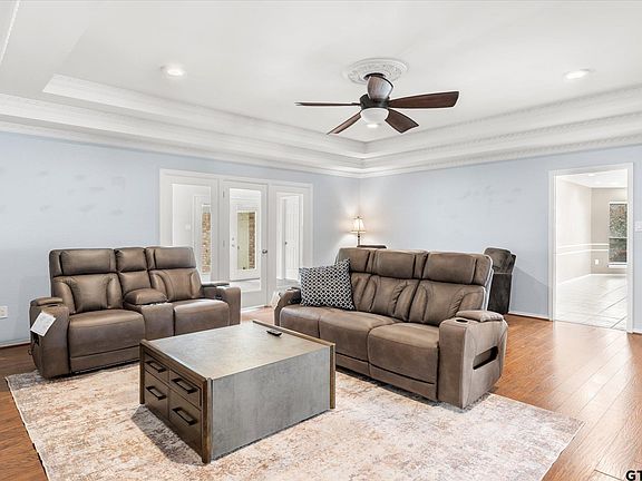 5th image of 4509 Lakeside Dr