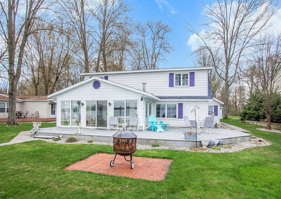 1st image of 3889 England Dr