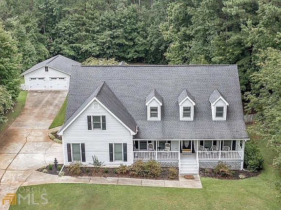 2nd image of 275 N Oakland Cir