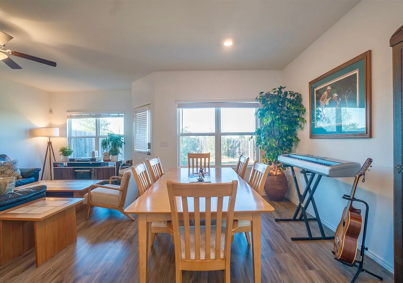 3 Bed / 2 Bath Home with 2-Car Garage in Del Valle — Photo 4