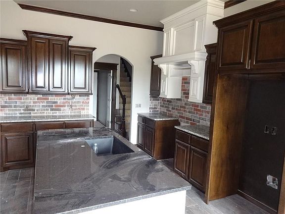 3rd image of 11424 Fairways Ave