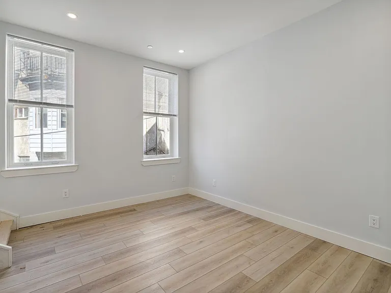 Serpentine Apartments: Newly Renovated in the Heart of Drexel — Photo 54