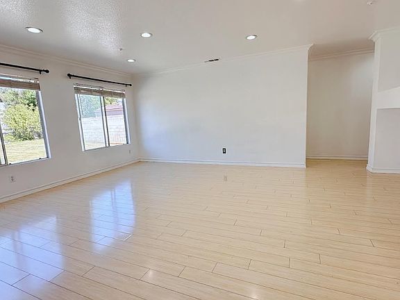 5th image of 15172 Wright Ct