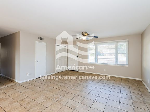 1569154_003_living_room_3.jpg