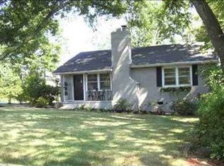 1 Waverly Ct, Greenville, SC 29605