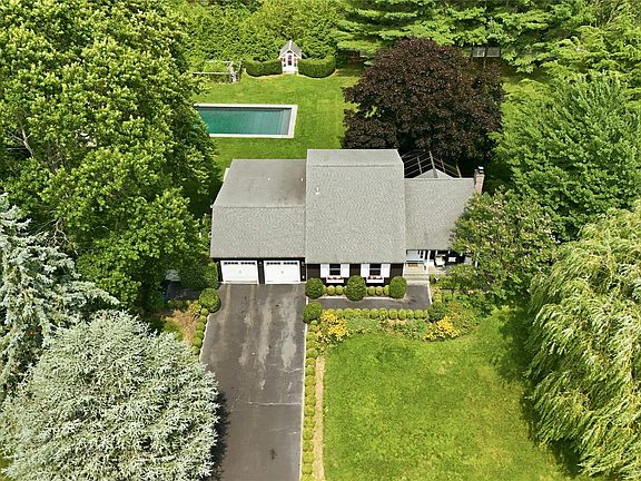 2nd image of 1850 Highland Road