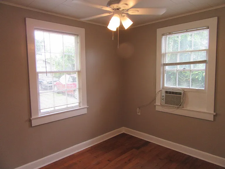 1708 Louise Ave — Photo 8