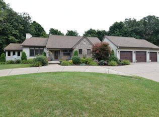 2475 Prairie View Ln, Grafton, WI 53024