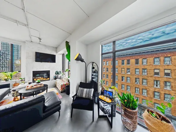 28 Powell St #501, Vancouver, BC V6A 1E7