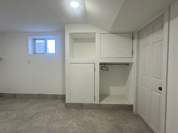 5th image of 937 Hollywood Ave #0