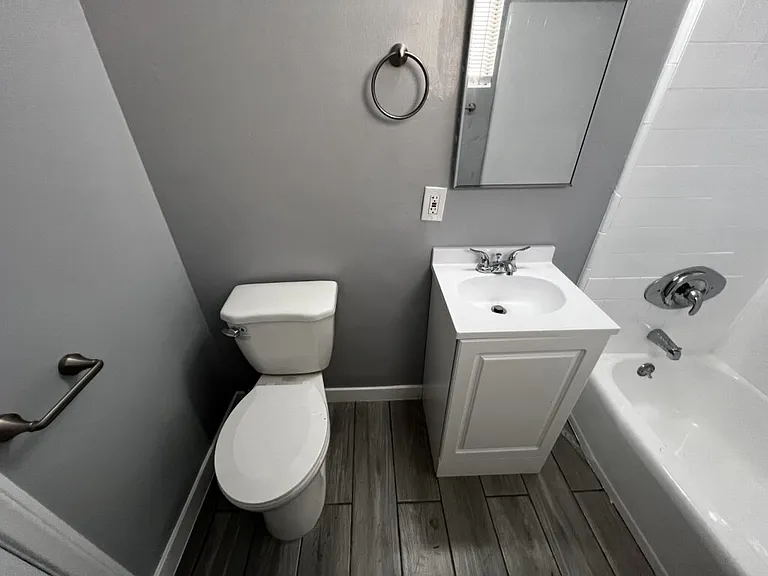 6028 Stafford Ave #G — Photo 11