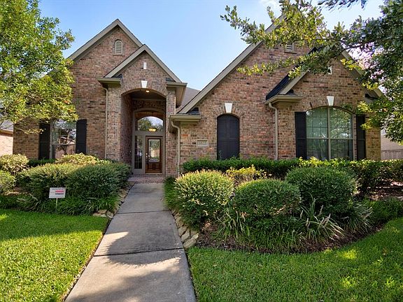 2nd image of 3522 Silvercreek Dr
