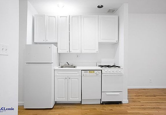 2nd image of 505 E 88th St #4RW