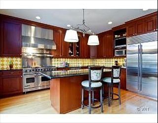 5th image of 1434 W Wrightwood Ave