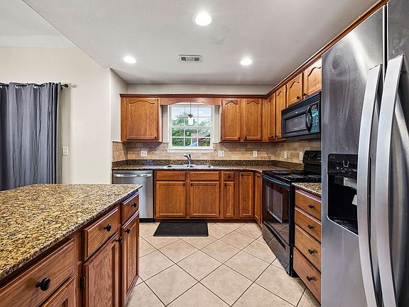 5th image of 309 Ryan Ct