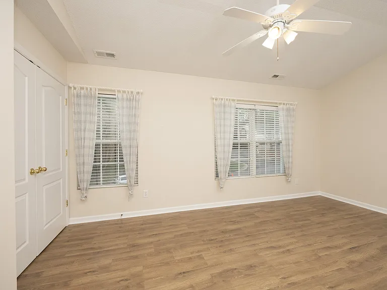 327 Orchard Park Dr — Photo 26