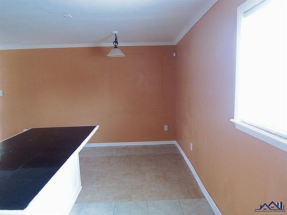 3rd image of 408 Fieldcrest Dr