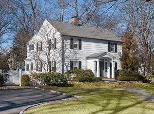 34 Spruce St, Riverside, CT 06878