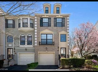 318 Winthrop Dr, Nutley, NJ 07110