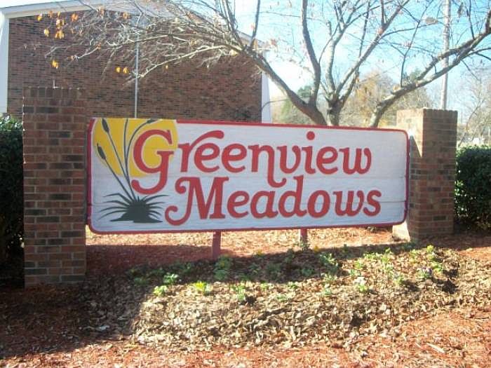 1st image of 1613 Greenview Dr