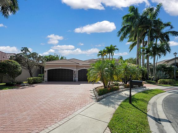 Home For Sale In Saturnia