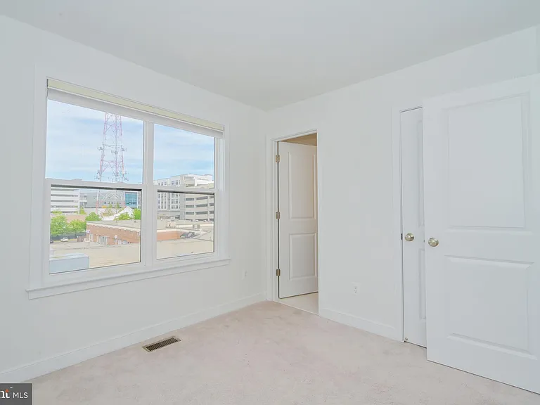 8337 Looking Glass Way — Photo 43