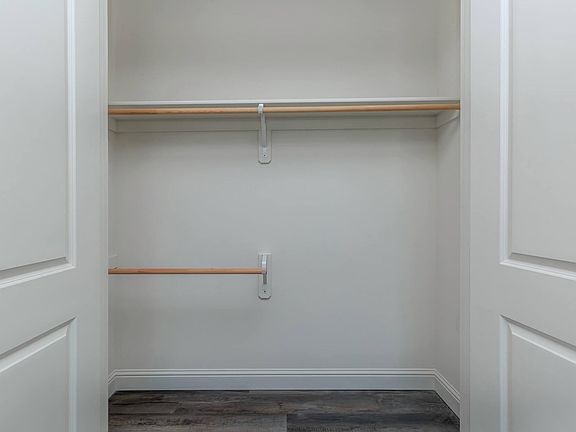 5th image of 1161 E Shepherd Ave #94