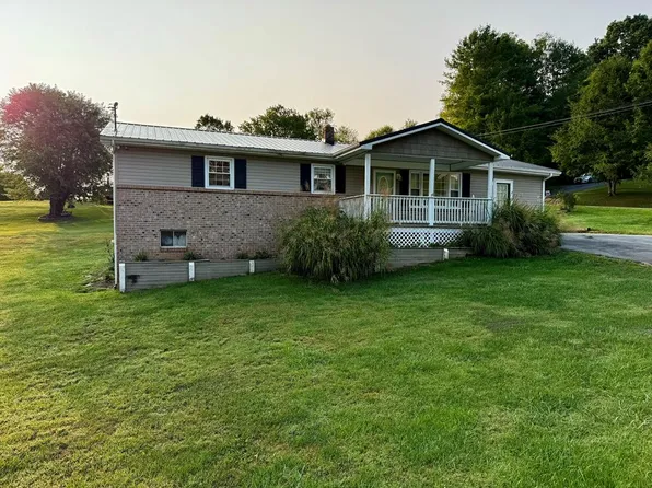 101 Helms St, Marion, VA 24354