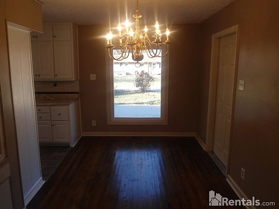 4th image of 10246 N Park Ave