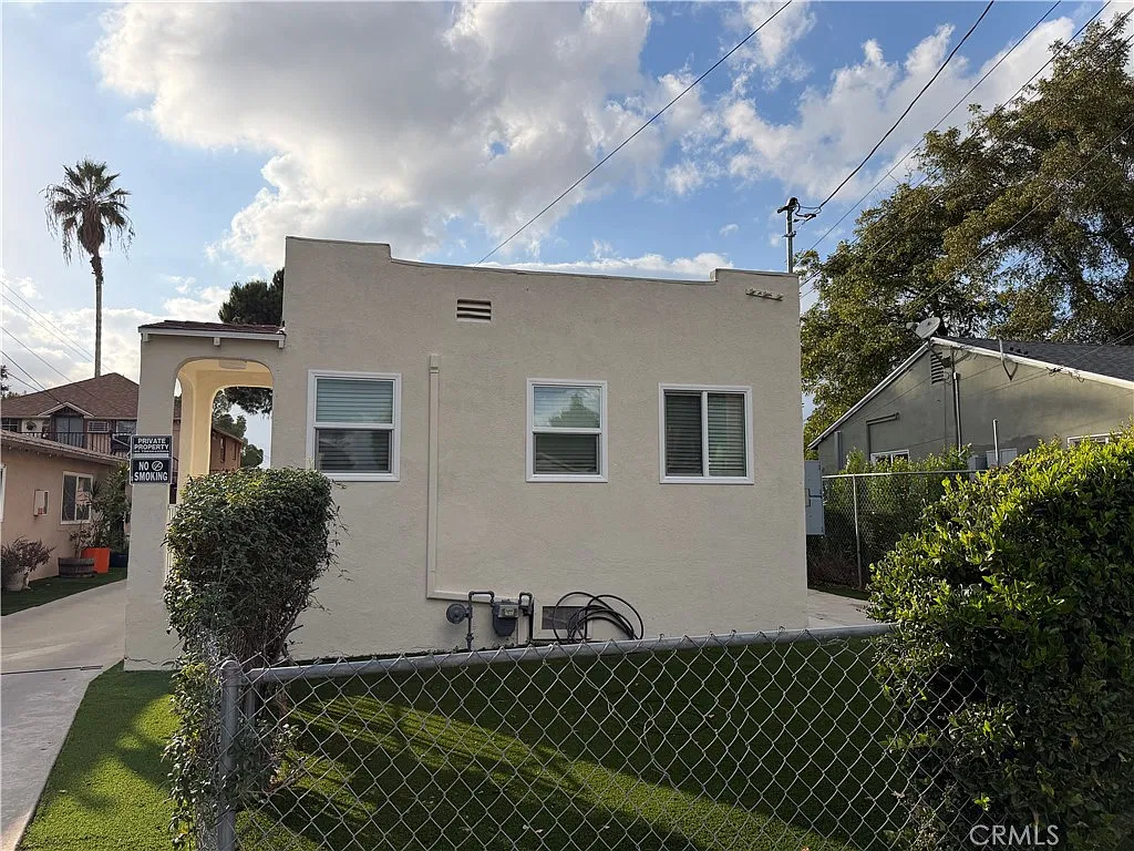1 bed, 414 sqft, $2,500 — Photo 2