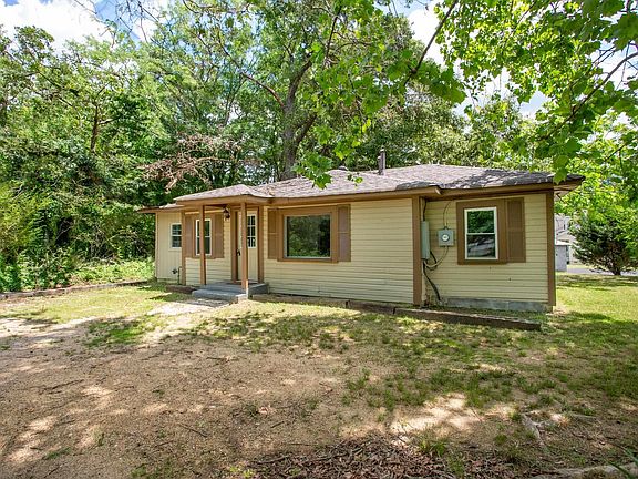 3rd image of 381 Crocker Rd