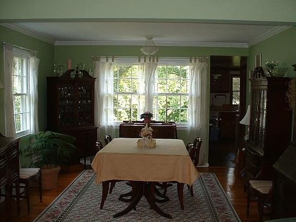 25x12 dining room looking front to back