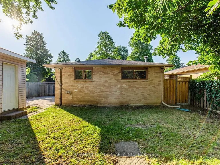 4 Barkwood Ct #BASEMENT — Photo 4